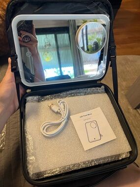 Portable LED Travel Makeup Mirror with Lighted Frame - Black/White